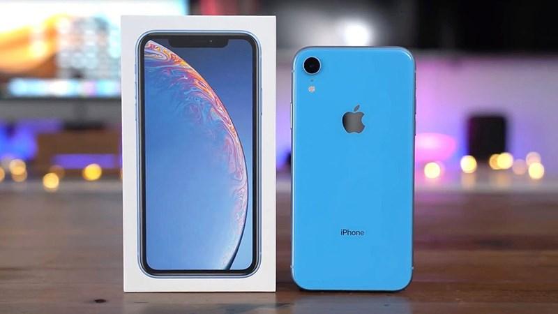 iPhone Xr mang d&aacute;ng vẻ trẻ trung, năng động