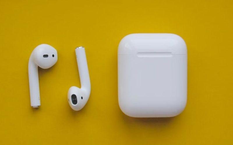 K&iacute;ch thước nhỏ nhắn của AirPods 2