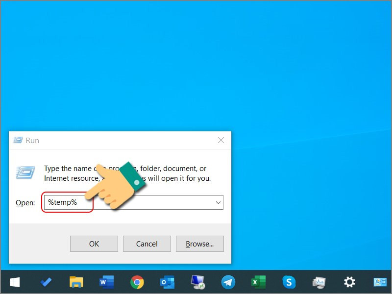 Mở hộp thoại Run gõ %temp%