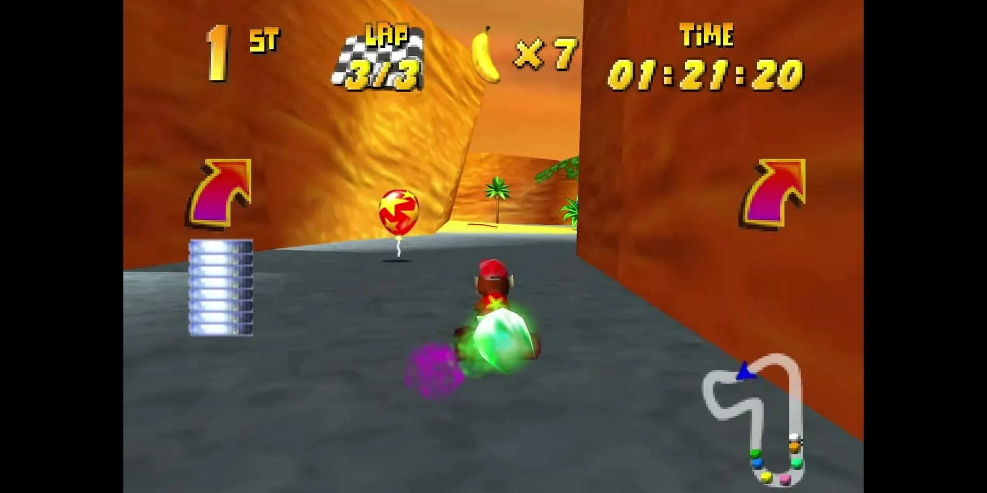 Diddy Kong tăng tốc trong game Diddy Kong Racing, một tựa game đua xe kart hấp dẫn trên Nintendo 64.