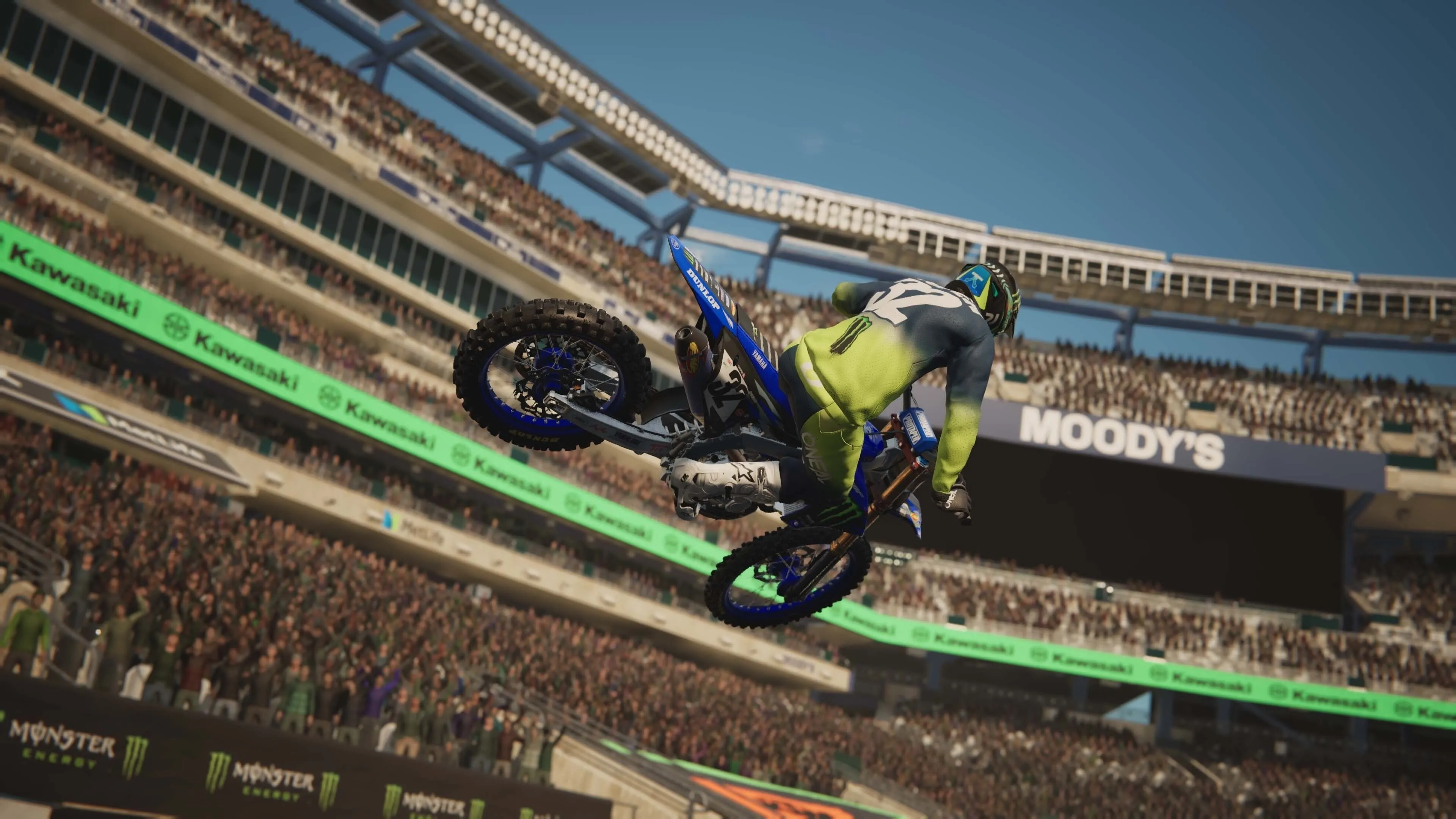 Duy trì nhịp điệu và tốc độ khi vượt qua các con lươn trong Monster Energy Supercross 25