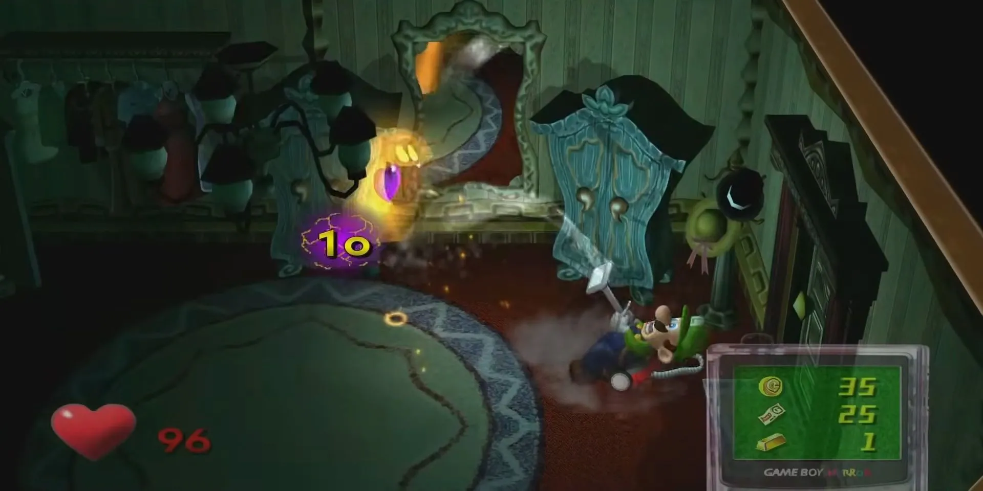 Luigi sử dụng máy hút bụi Poltergust 3000 bắt ma trong game Luigi's Mansion, thể hiện gameplay săn ma giải đố.