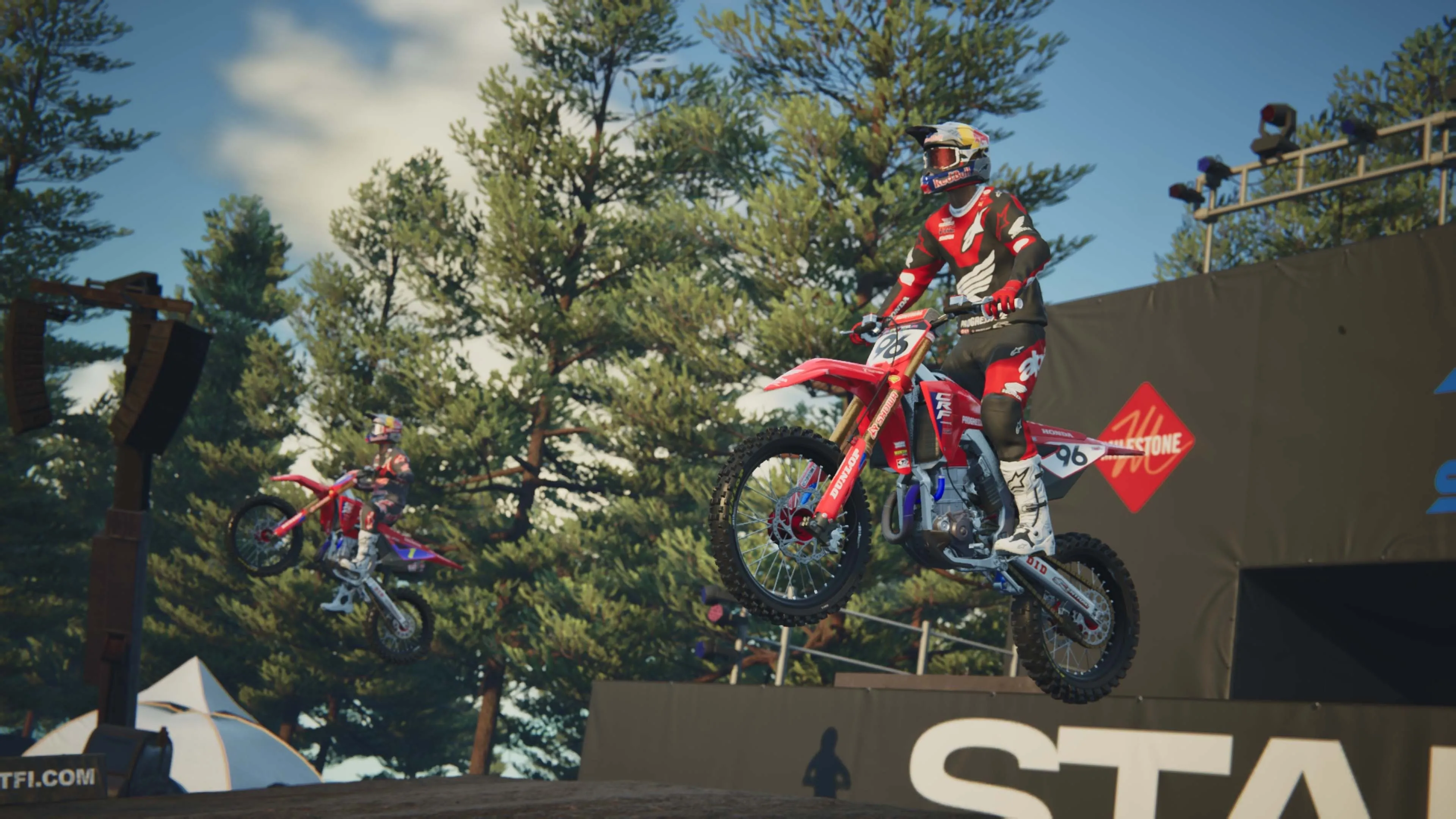 Màn so kè tốc độ trong chế độ Rhythm Attack của Monster Energy Supercross 25
