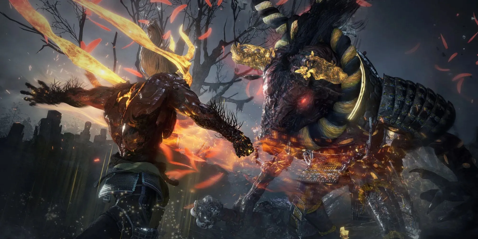 Một trận đấu trùm căng thẳng trong Nioh 2, nhân vật chính đối mặt với một yêu quái khổng lồ trong khung cảnh Nhật Bản cổ đại