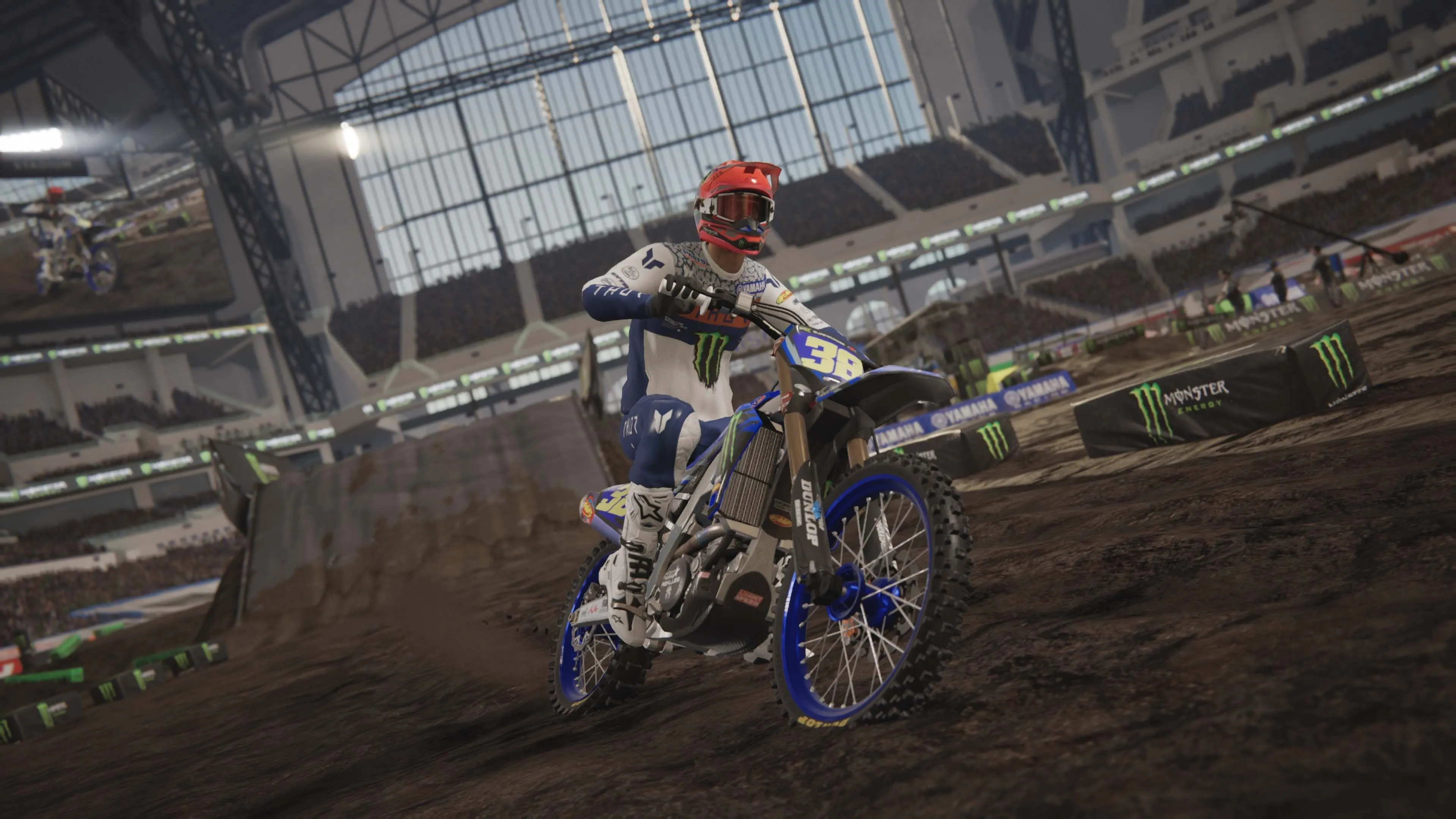 Sân vận động Lucas Oil được tái hiện thành đường đua supercross trong Monster Energy Supercross 25