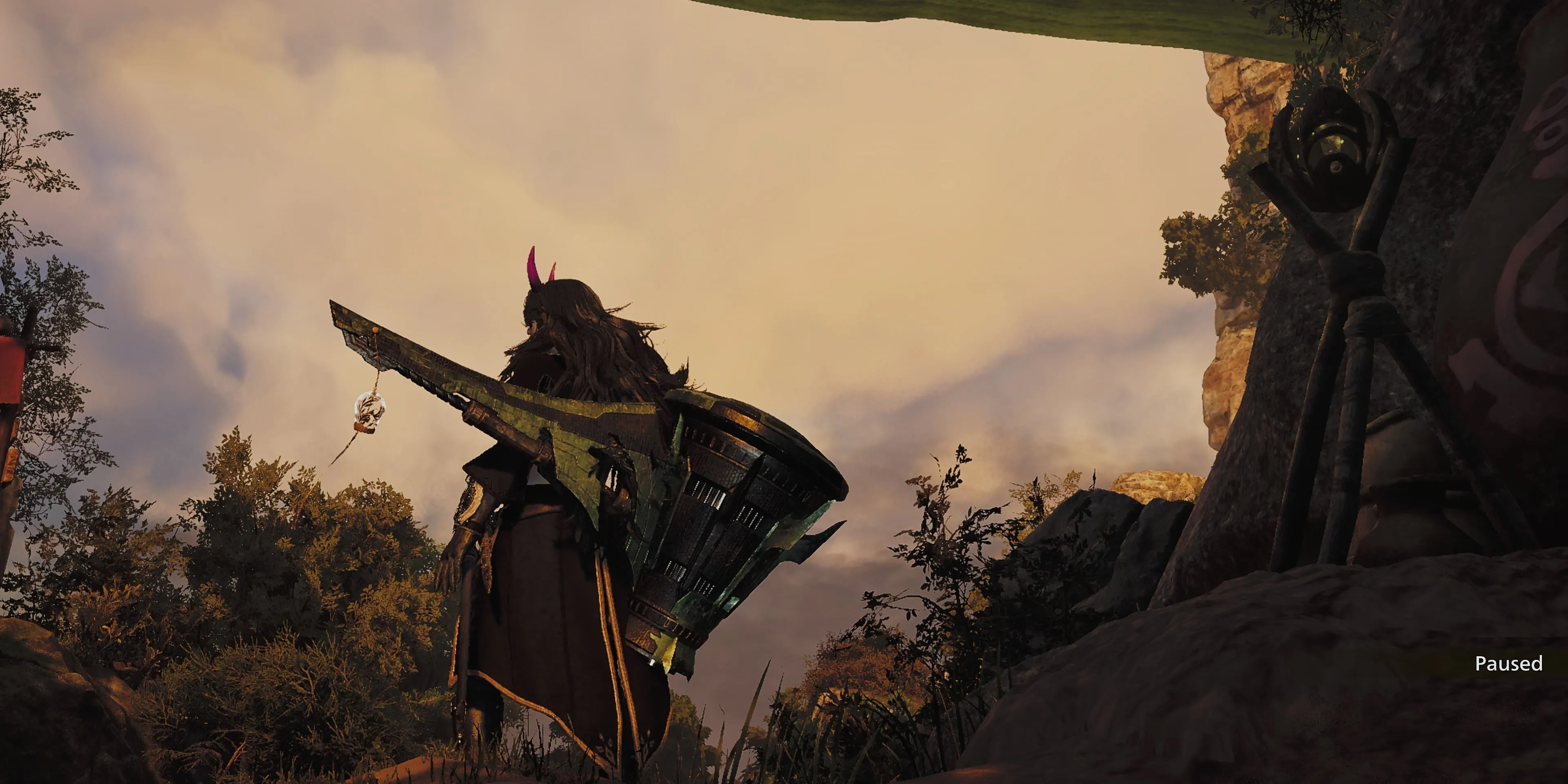 Thợ săn trang bị Hammer chuẩn bị chiến đấu trong Monster Hunter Wilds