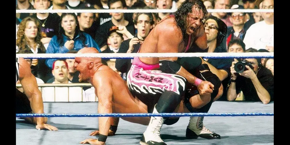 Bret Hart thực hiện đòn Sharpshooter lên Stone Cold Steve Austin tại WrestleMania 13