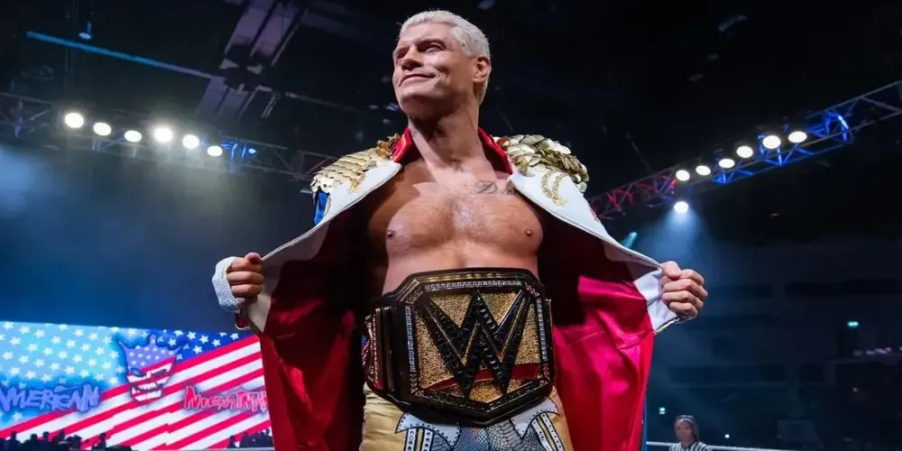 Cody Rhodes cầm đai vô địch WWE Undisputed