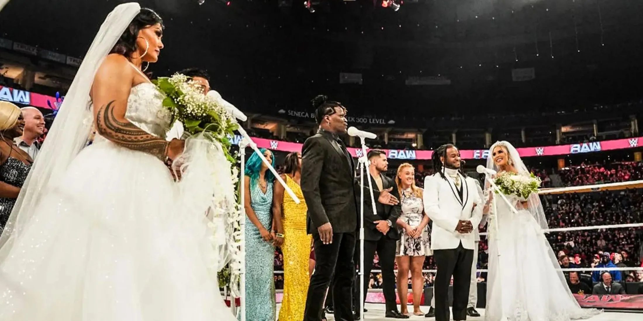 Hỗn loạn giành đai 24/7 tại buổi lễ cưới đôi của Tamina &amp; Tozawa và Reggie &amp; Dana Brooke