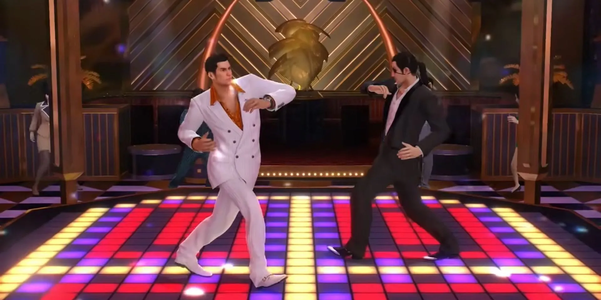 Kazuma Kiryu và Goro Majima nhảy trong minigame Yakuza 0
