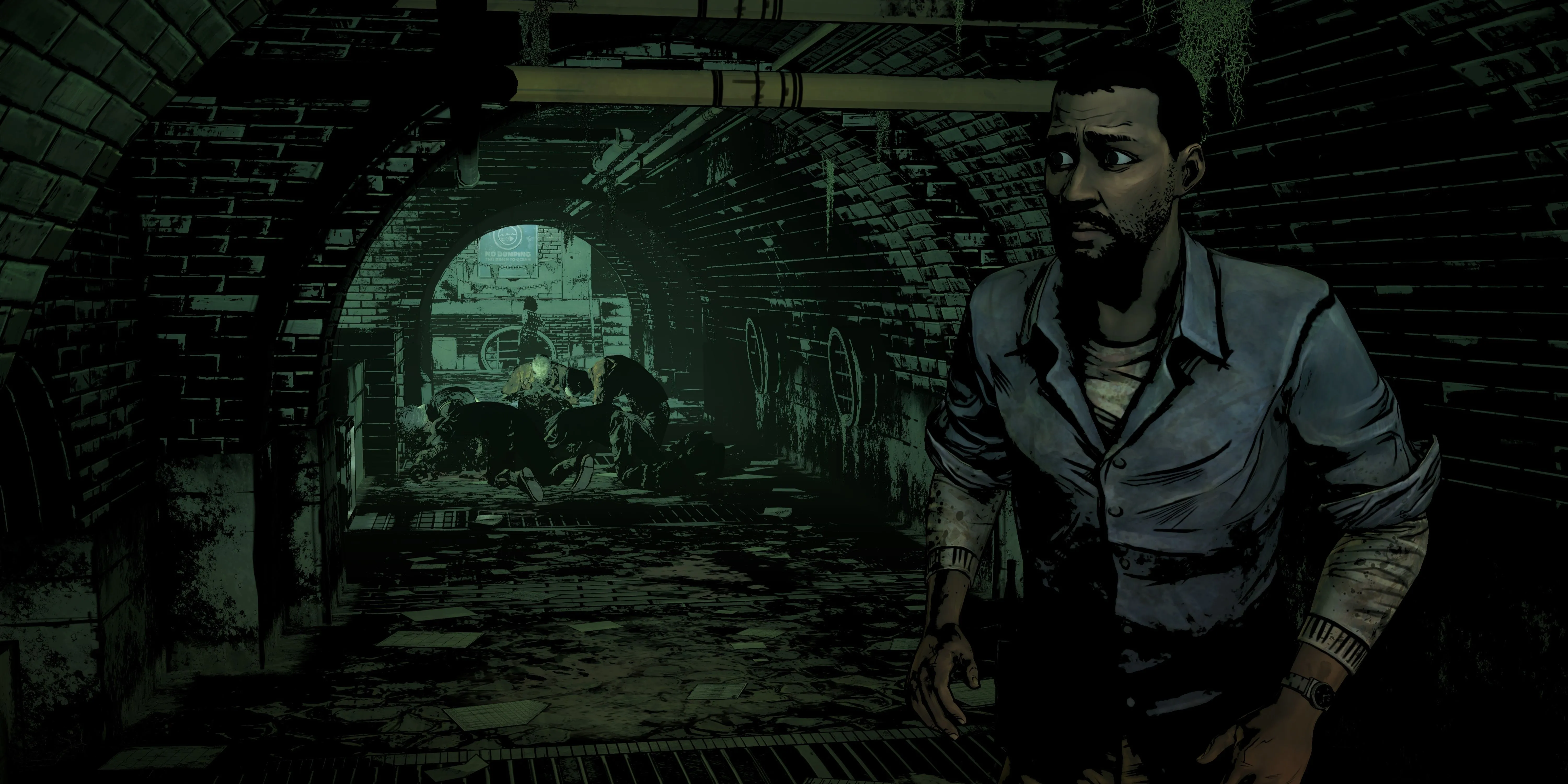 Nhân vật Lee né tránh Walker trong cống ngầm trong The Walking Dead