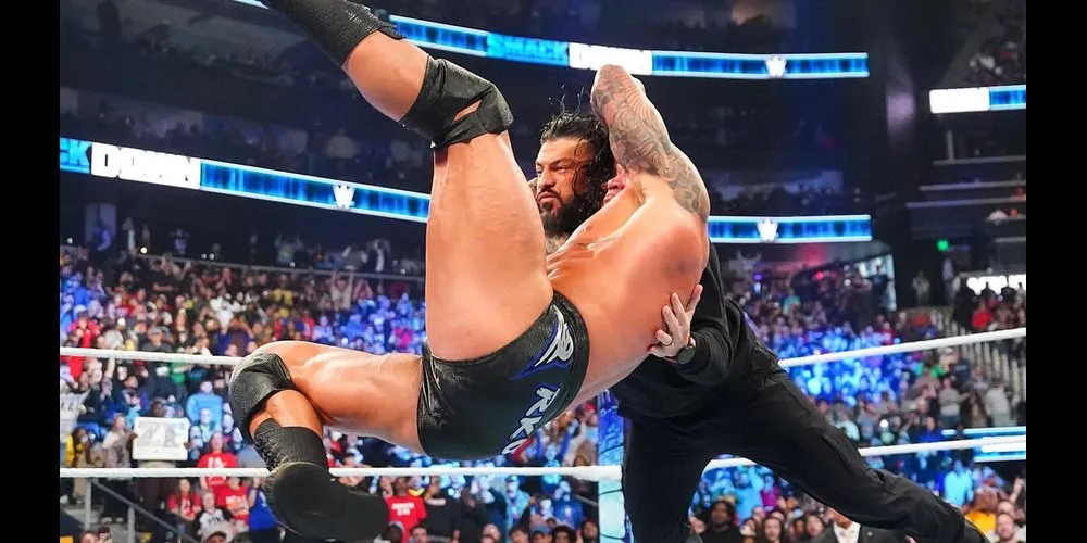 Randy Orton thực hiện đòn RKO