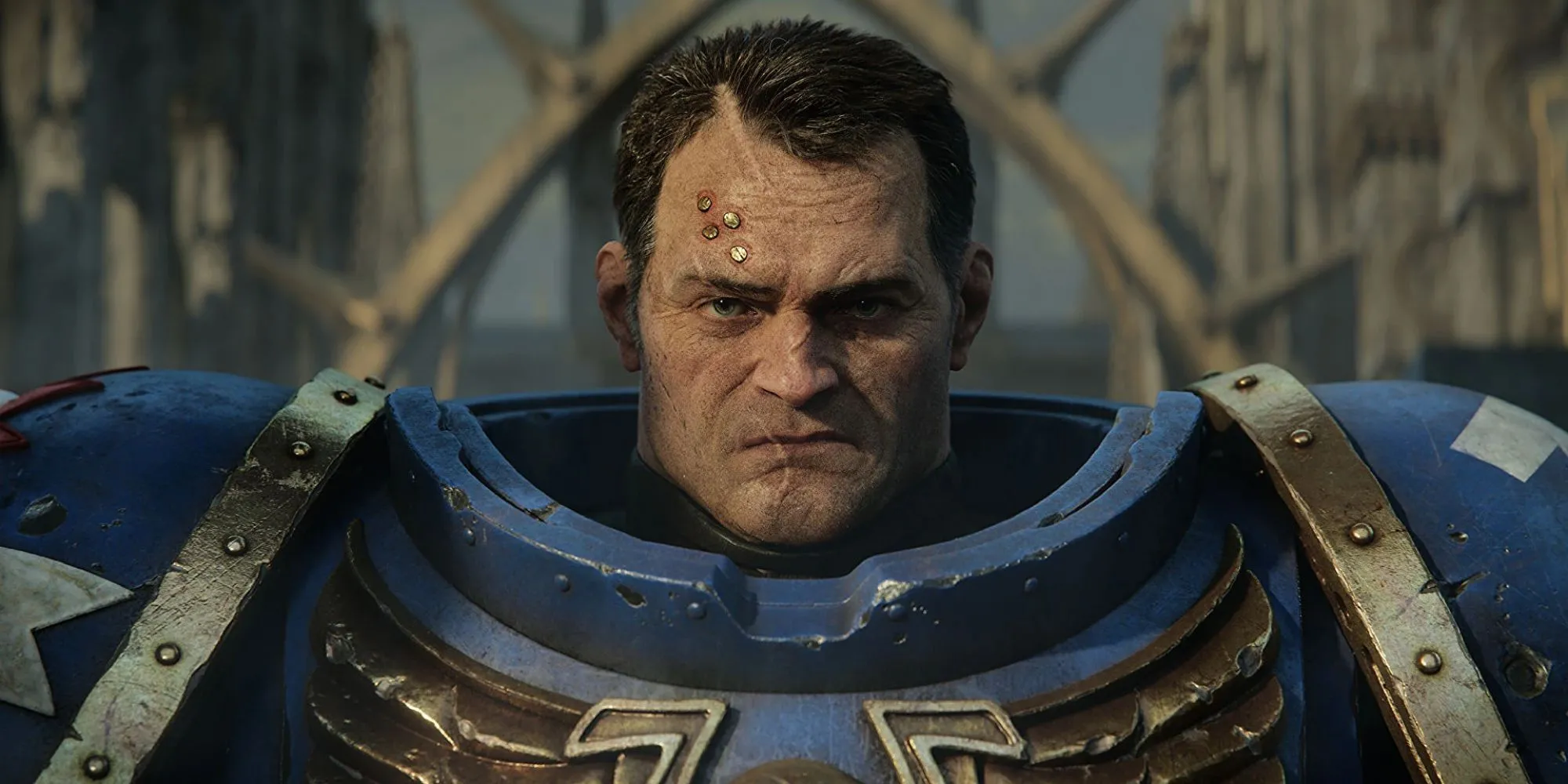 Titus, một Space Marine, cầm súng chiến đấu