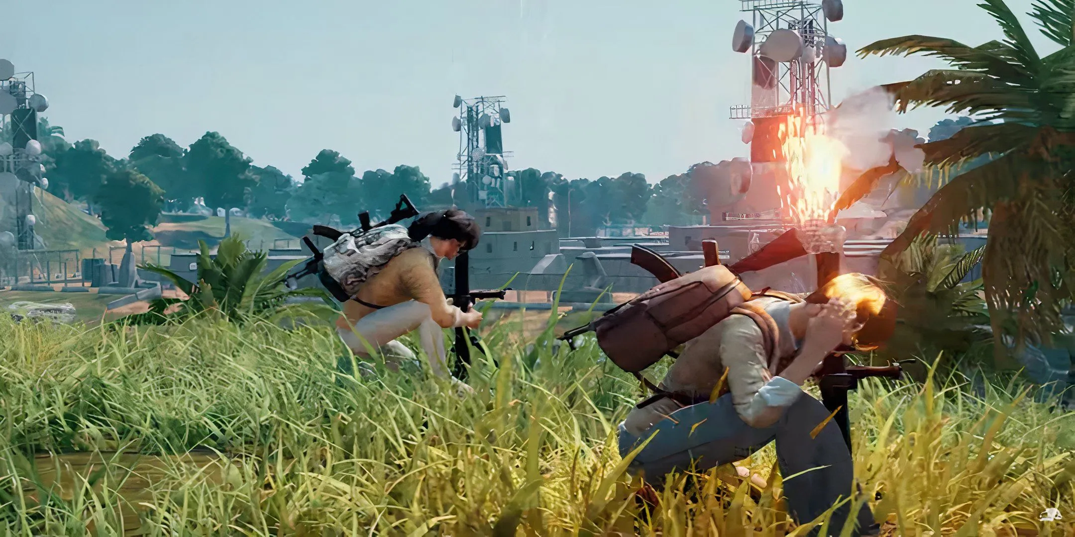 Hai người chơi PUBG Mobile phối hợp bắn súng cối trong trận đấu.