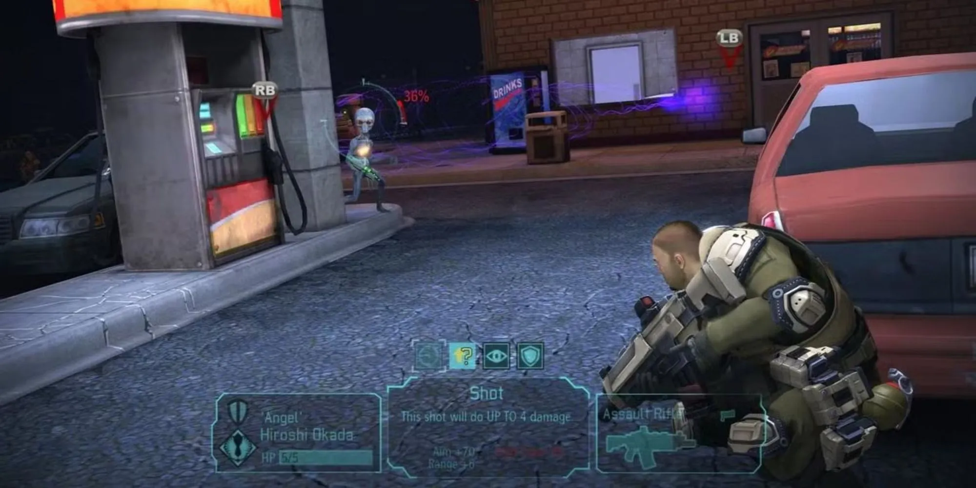 Giao diện chiến đấu của XCOM Enemy Unknown với quân lính và kẻ thù ngoài hành tinh, nhấn mạnh sự căng thẳng của trận chiến.