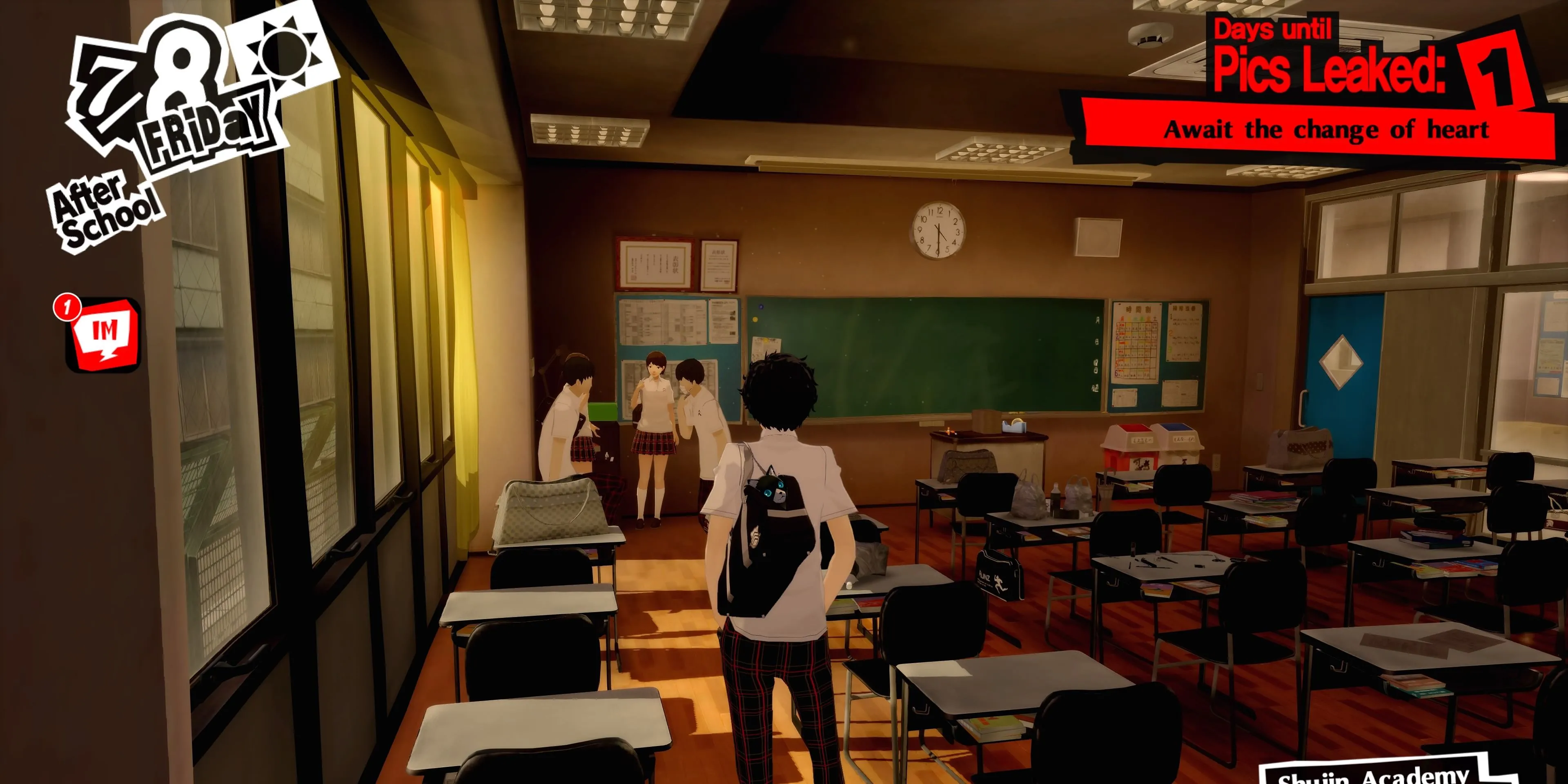 Nhân vật chính Joker của Persona 5 Royal bước đi giữa cuộc sống học đường Nhật Bản