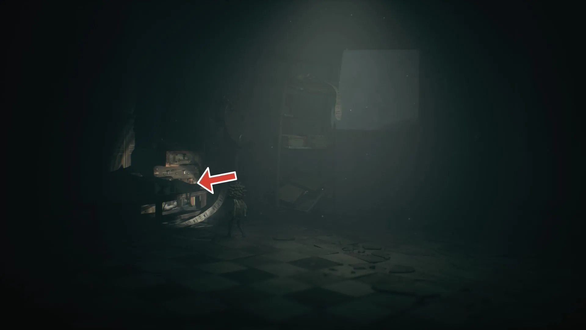 Ghost #3 ở góc sau trái trong phòng mở sau khi đánh gong - Little Nightmares 3