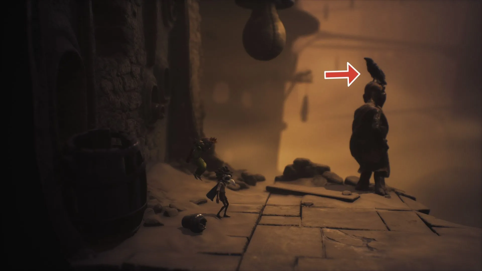 Quạ #2 đậu trên đầu tượng ngoài trời - Little Nightmares 3